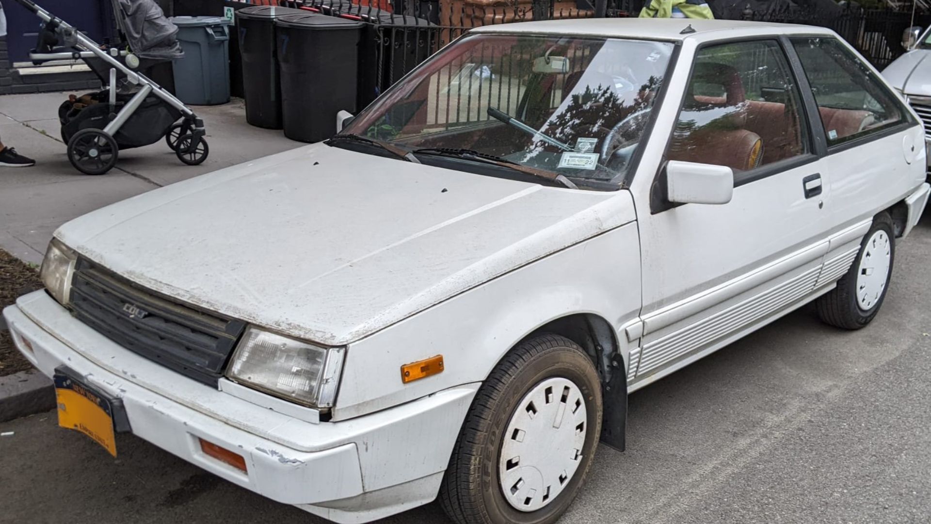 File:1988 Dodge Colt DL 3-door in White, front left.jpg