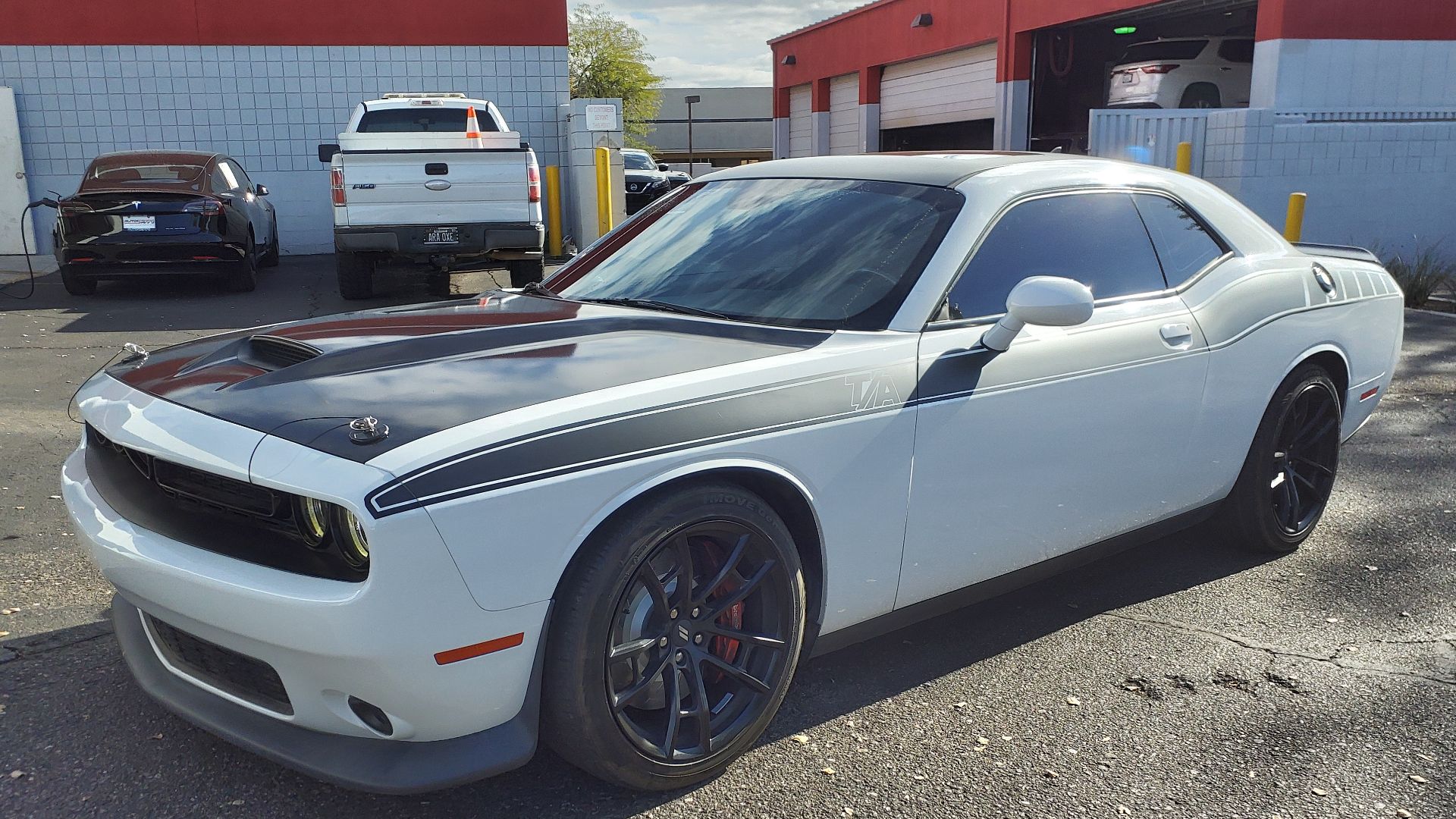 File:18 Dodge Challenger TA 392.jpg