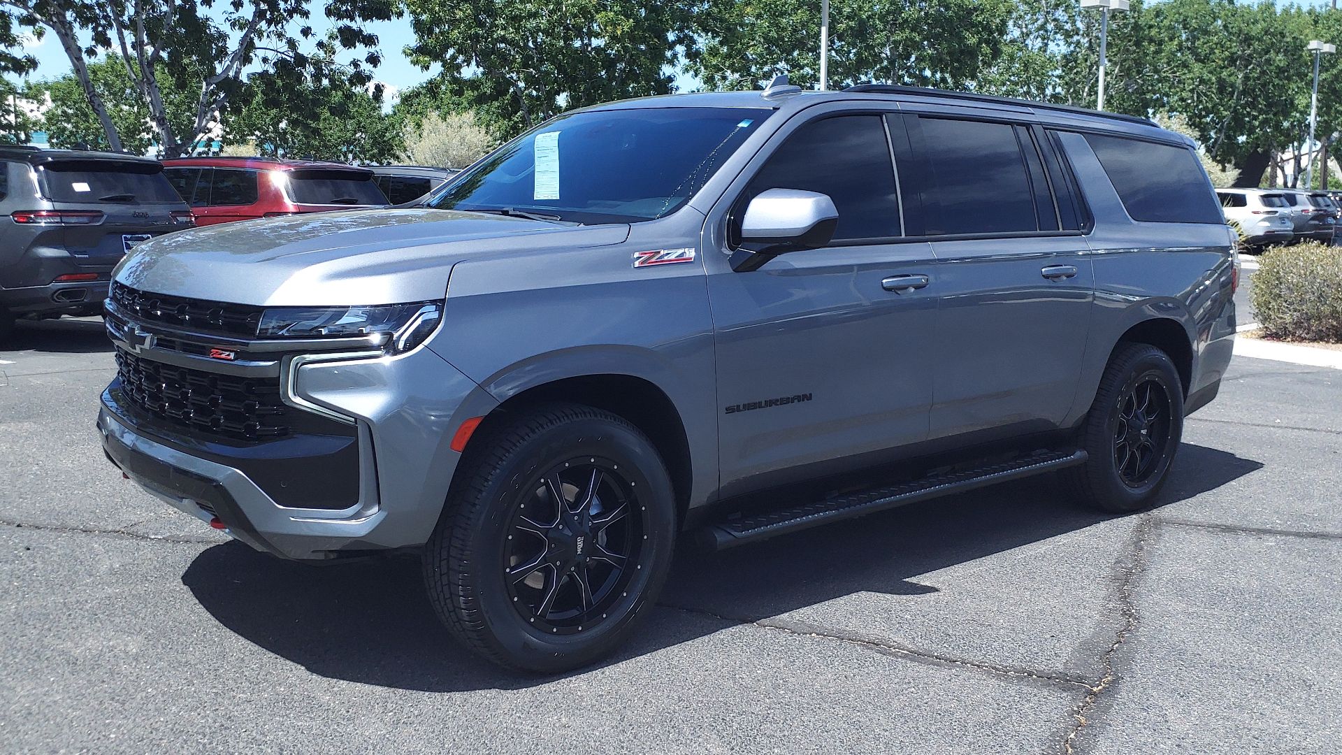 File:22 Chevrolet Suburban Z71.jpg