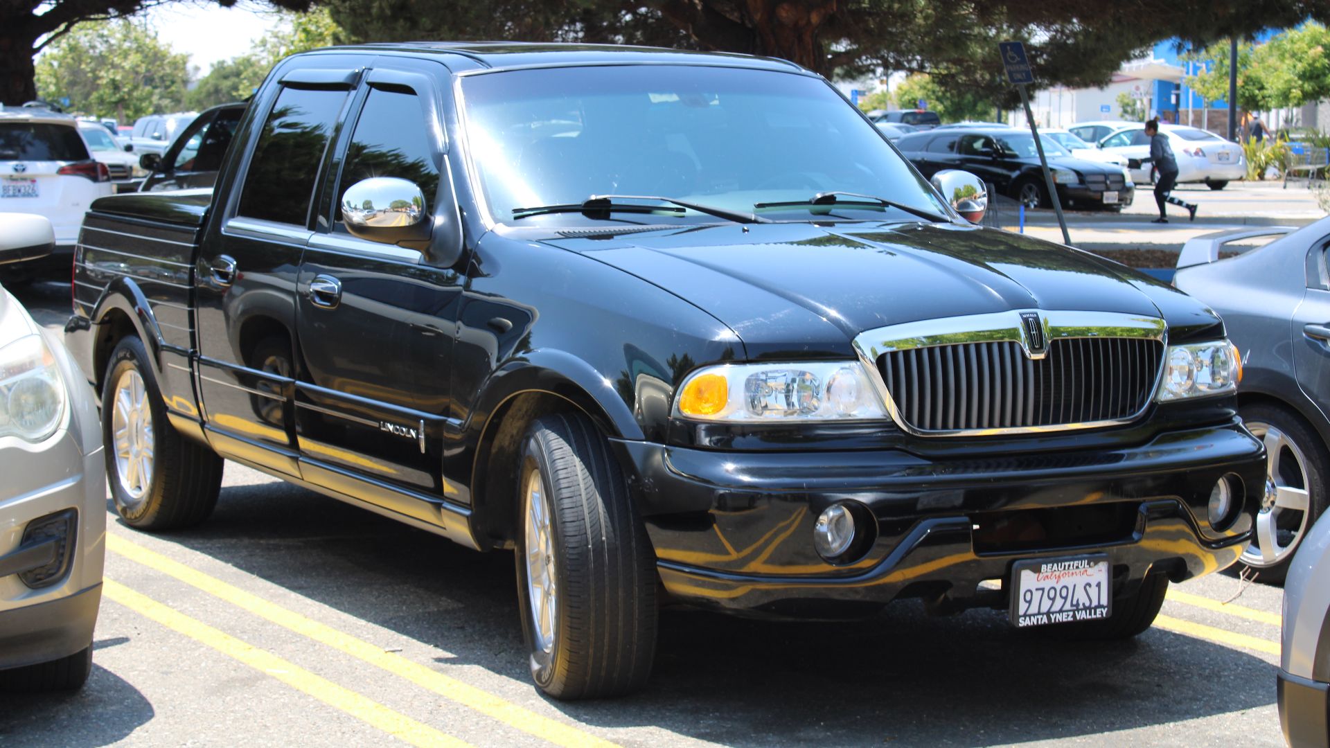 File:Lincoln Blackwood 1.jpg