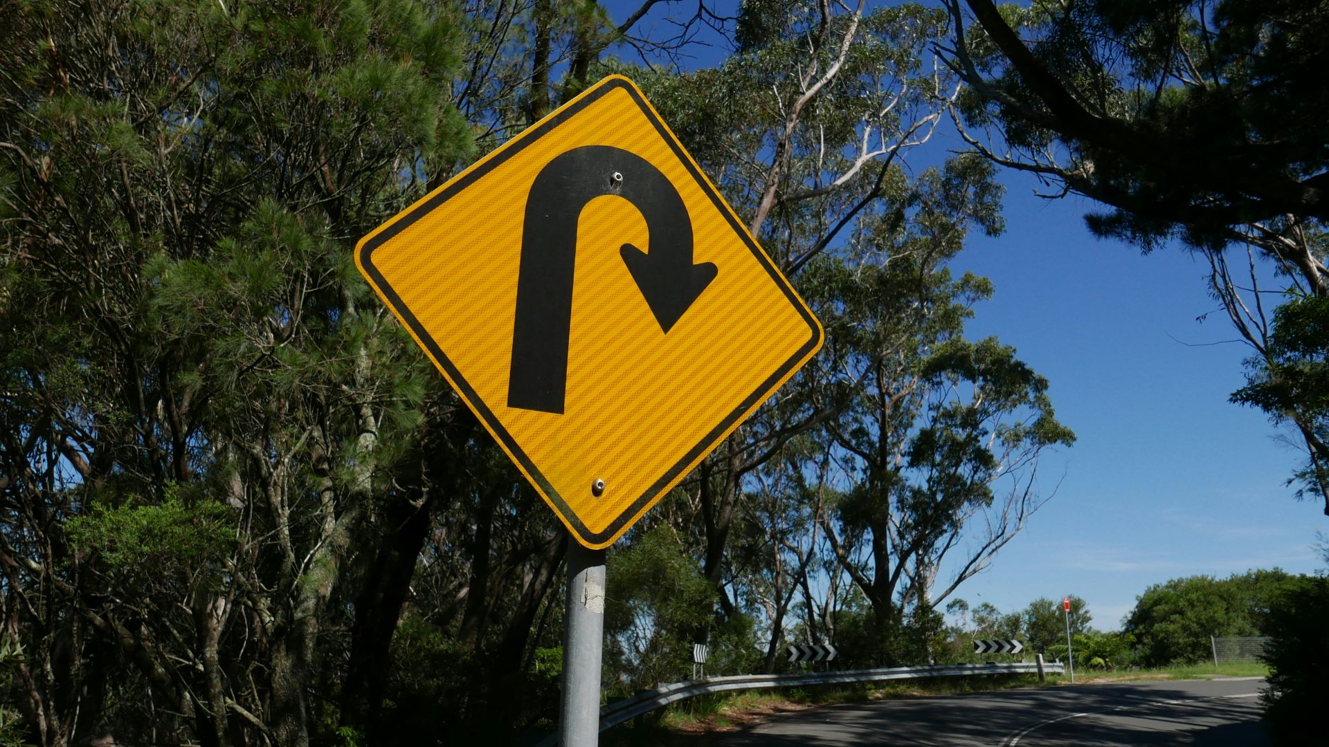 curve road signage
