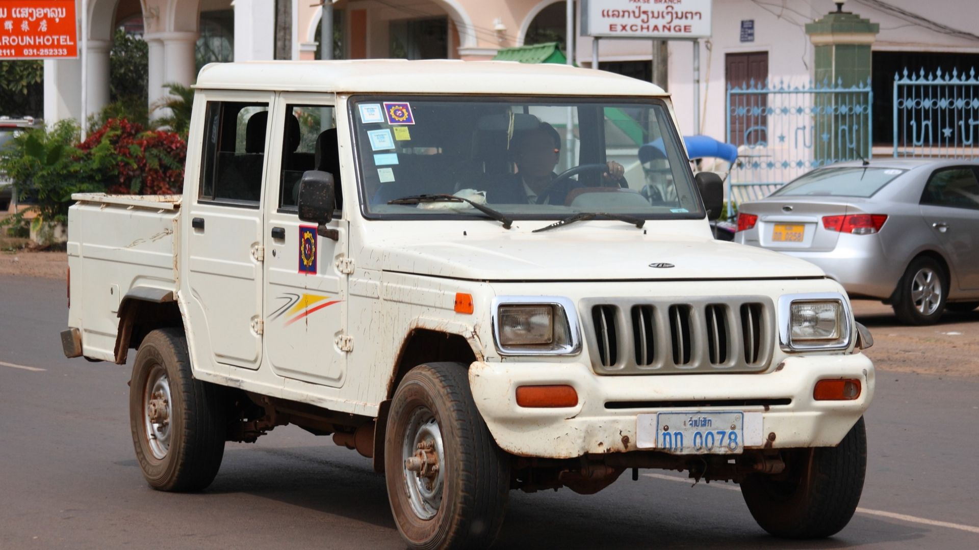 File:Mahindra Bolero Camper double-cab truck in Pakxe Laos.jpg