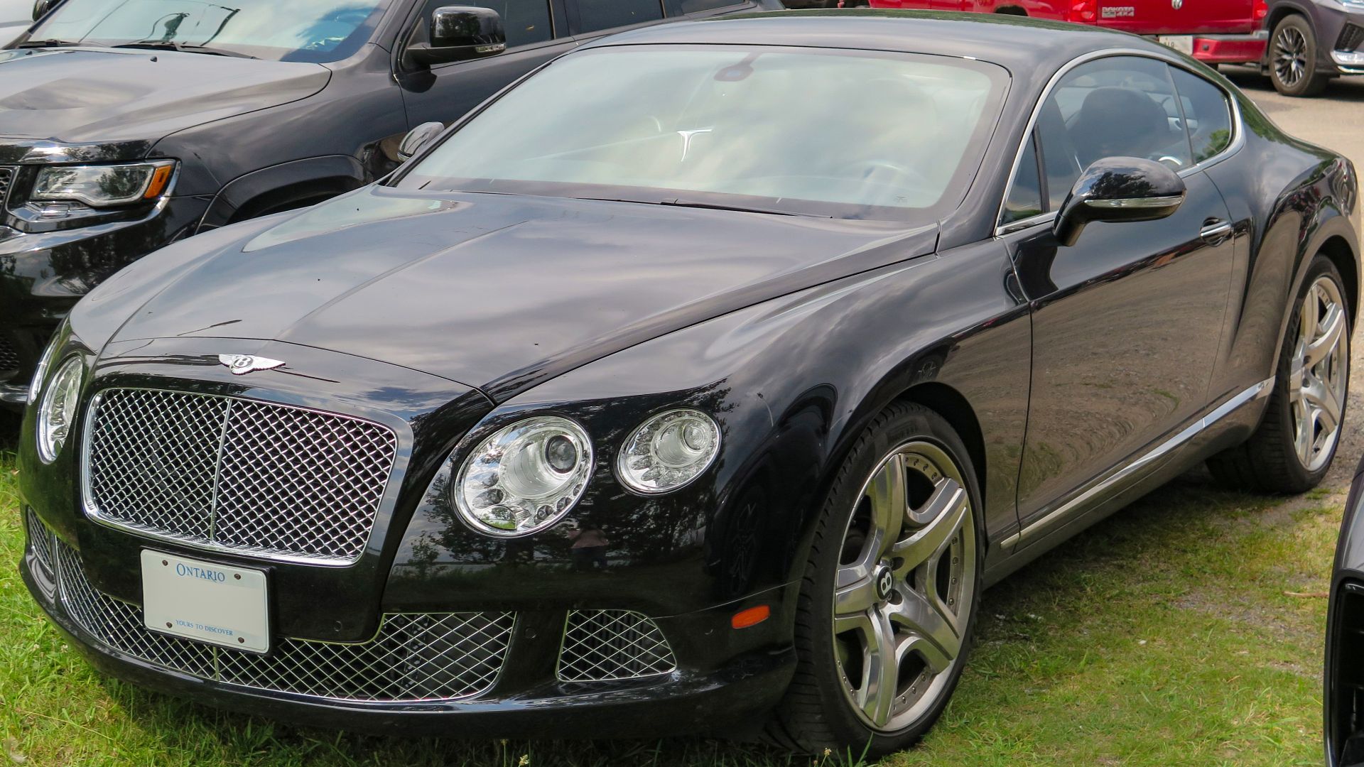 File:2012 Bentley Continental GT W12 in Beluga, Front Left, 08-02-2023.jpg