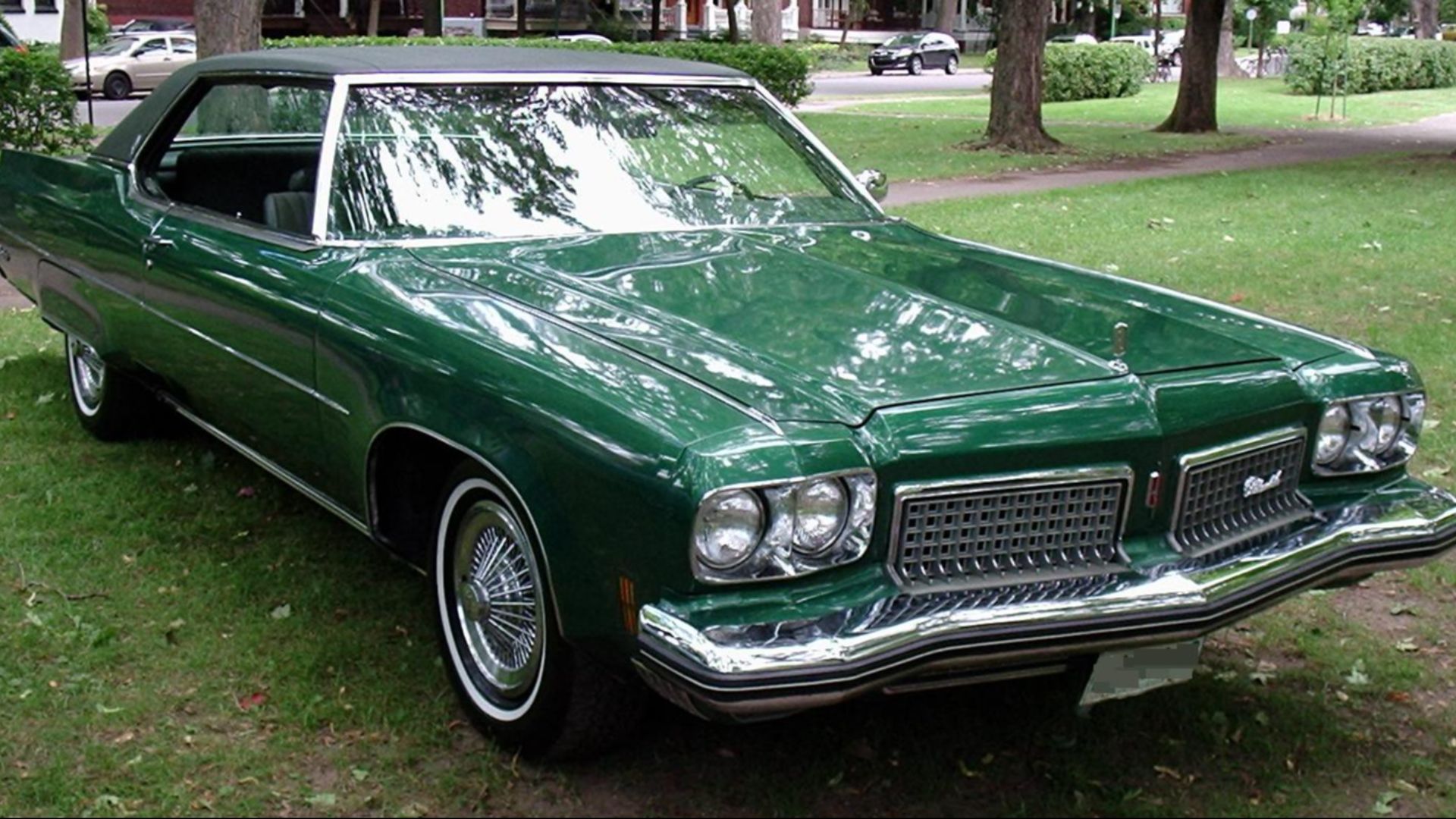 File:Oldsmobile 98 at