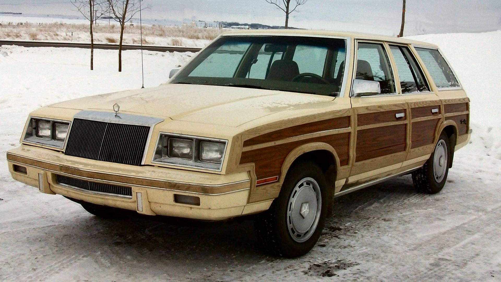 File:1982 Chrysler LeBaron Town & Country (4241762110).jpg