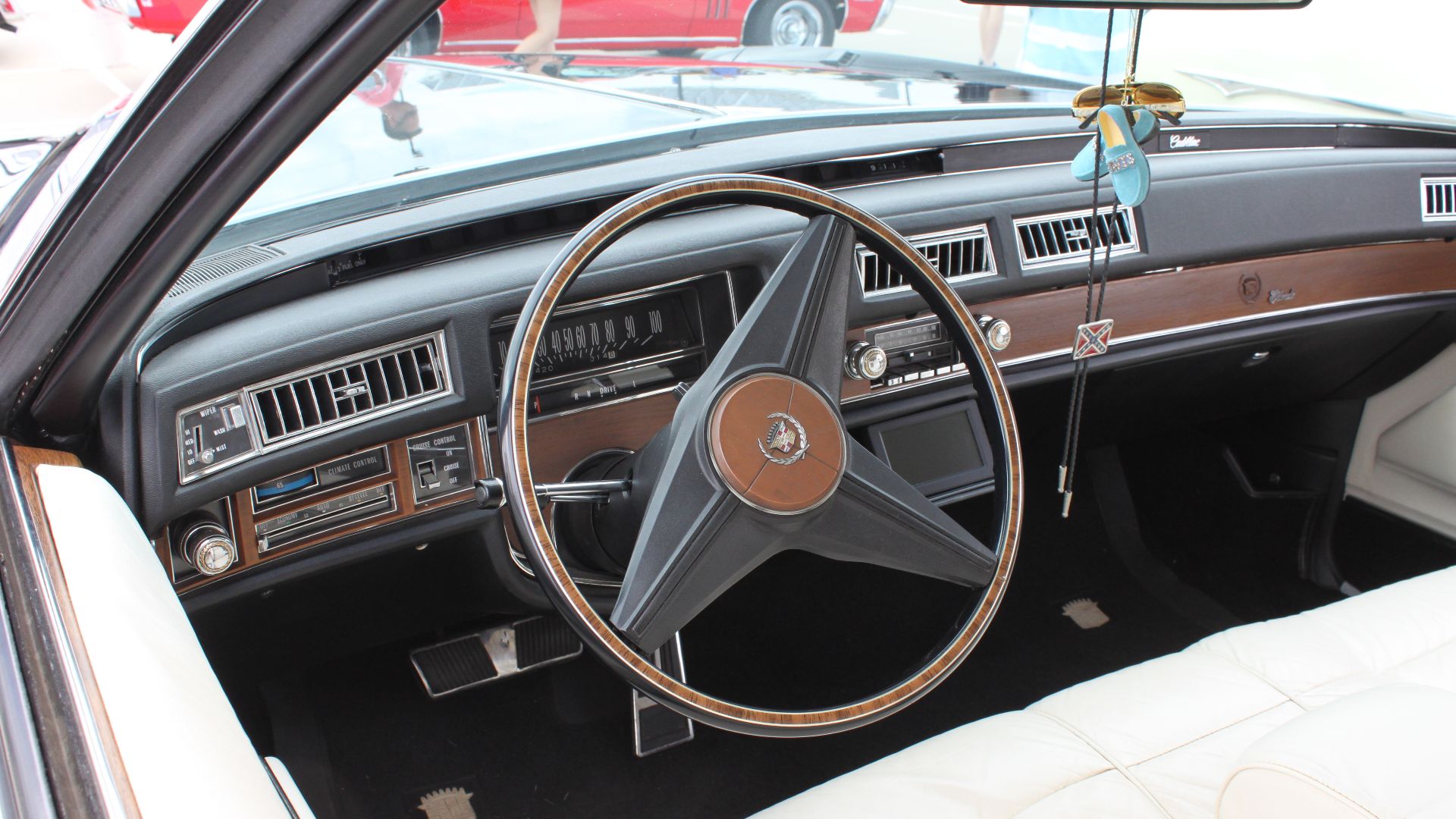 File:1975 Cadillac Eldorado El Deora (24639300106).jpg