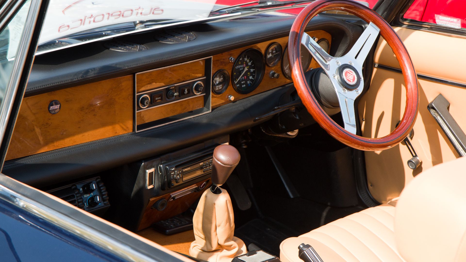 File:HK Classic Car and Vintage Festival (15777597786).jpg