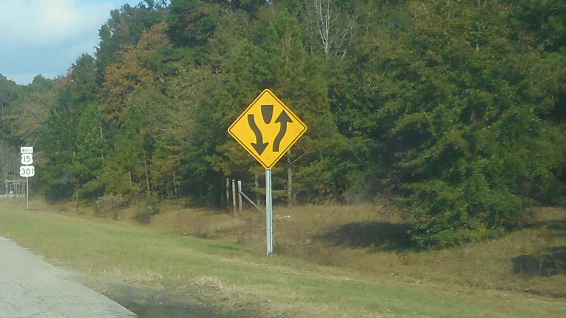 File:NB Old US 15-301 in Adam's Landing; Divided Highway.jpg