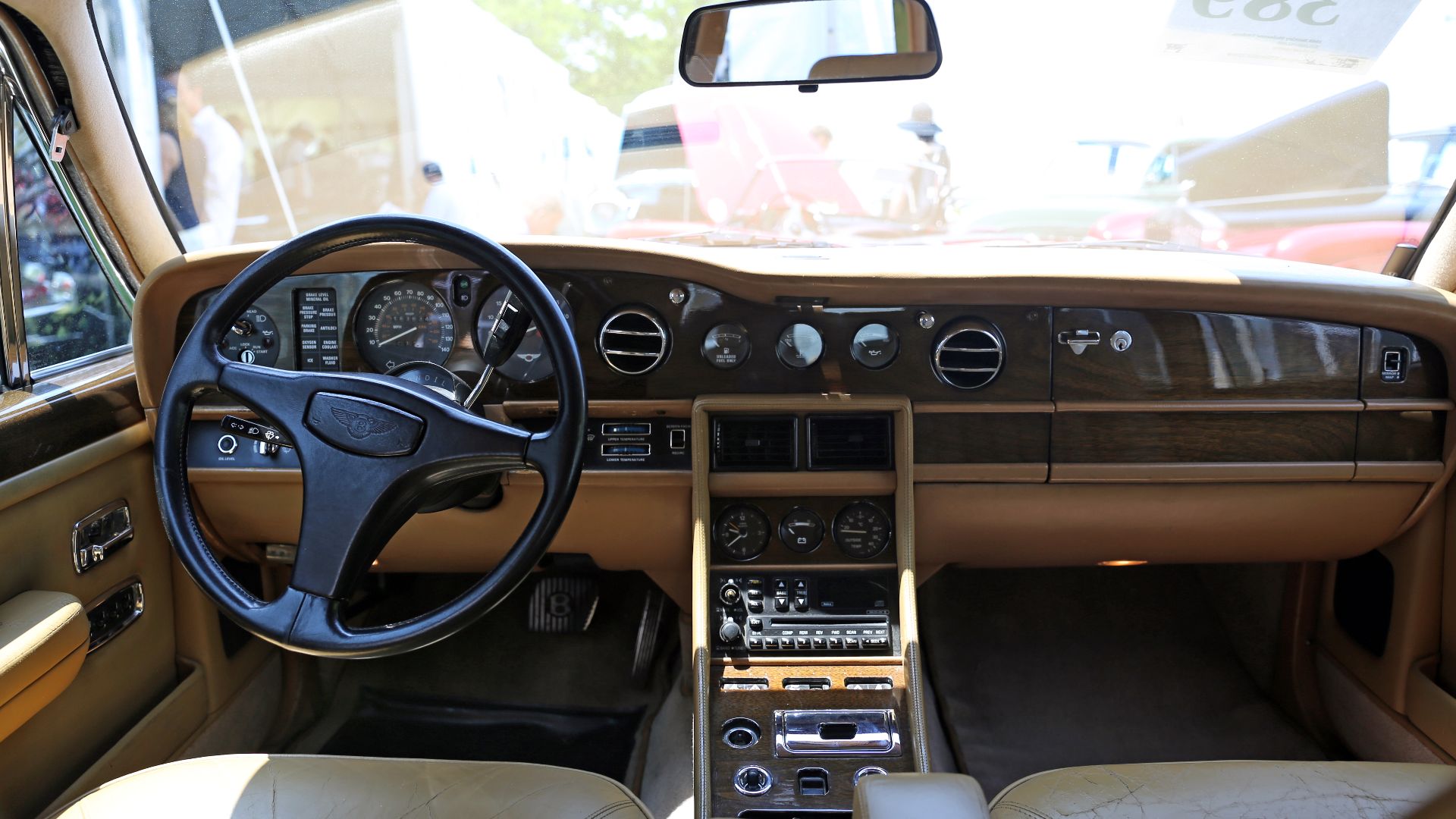 File:1988 Bentley Mulsanne S interior.jpg