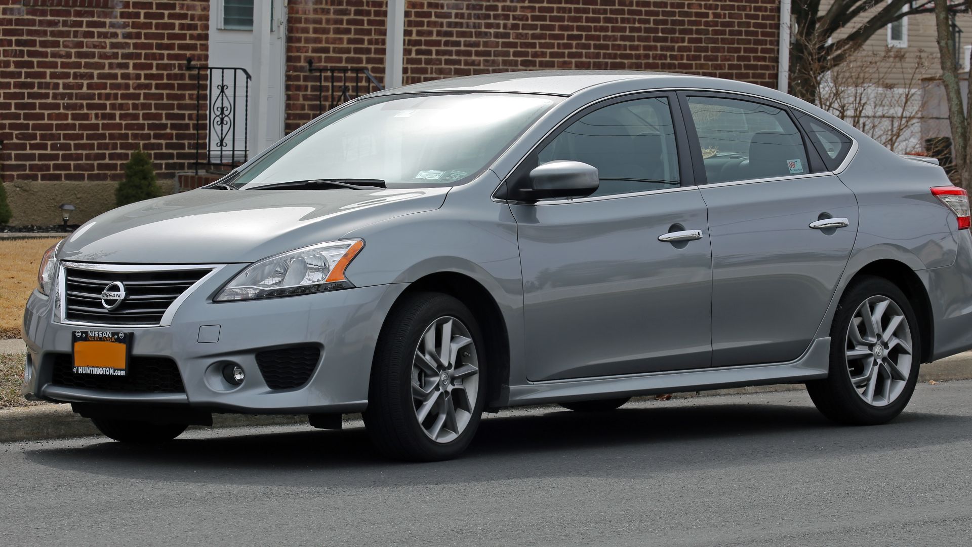 File:2013 Nissan Sentra SR front left.jpg