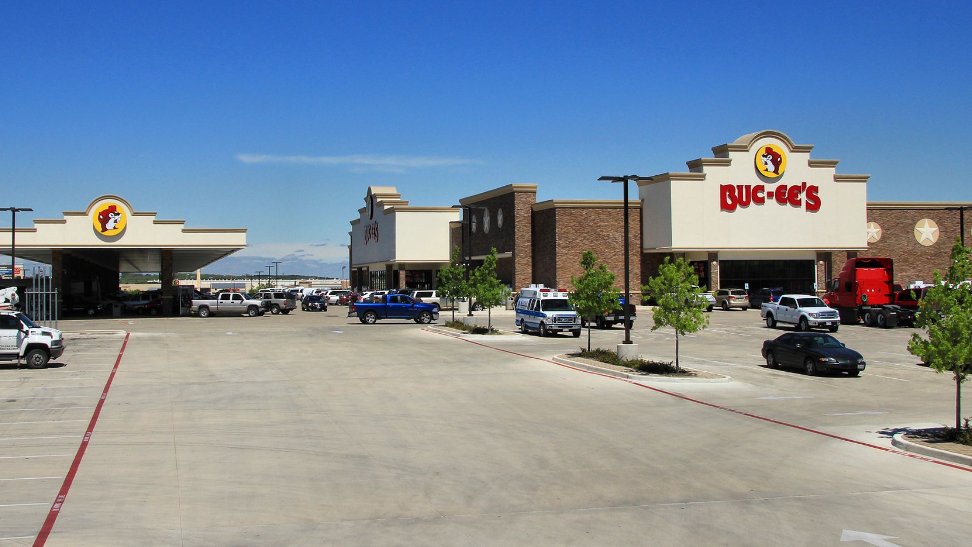 File:Bucees new braunfels 2013.jpg