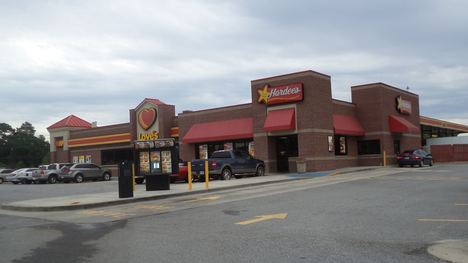 File:Love's Travel Stop and Hardees, Tift County.JPG