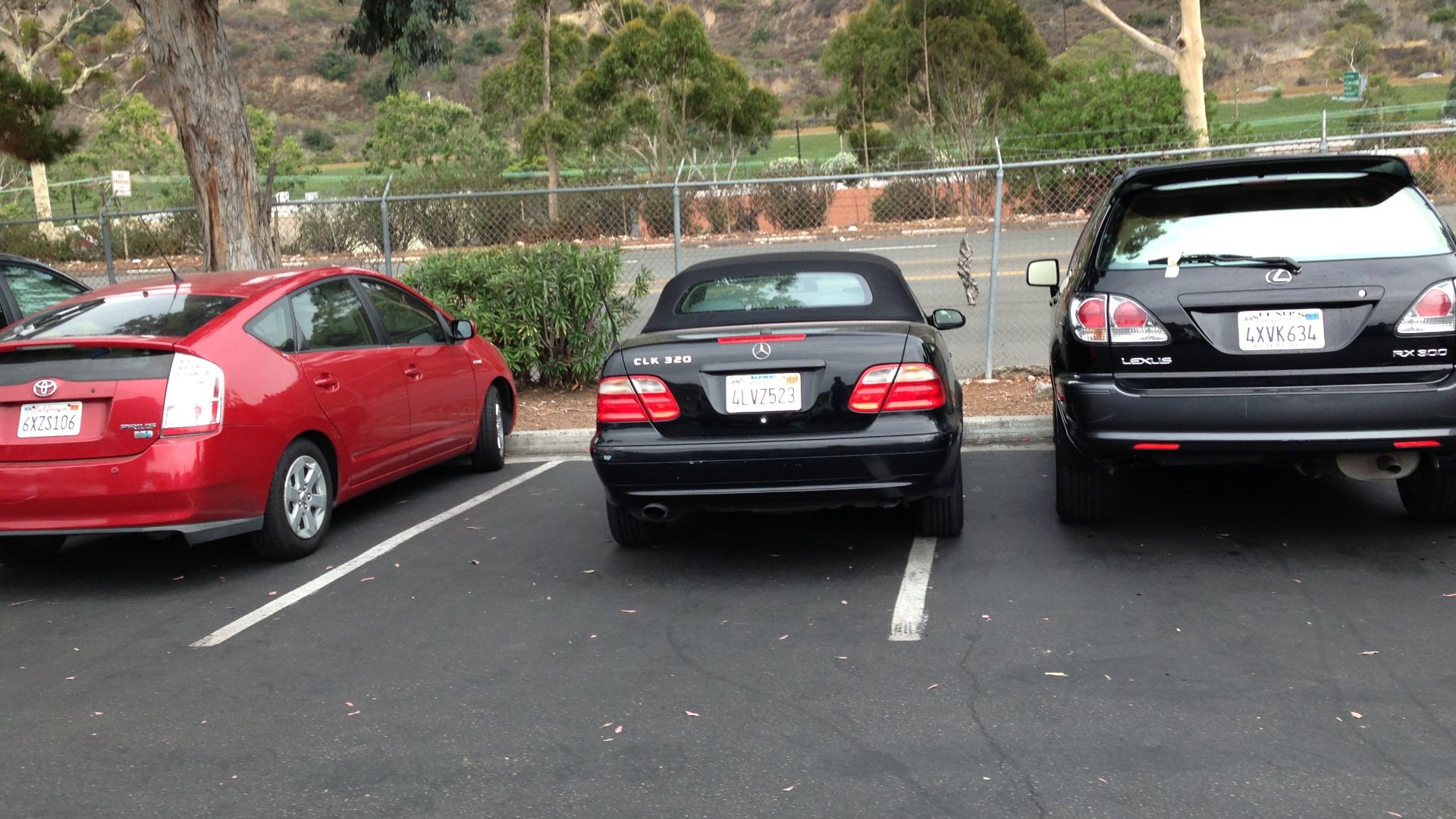 File:Bad Parking 1 2013-07-21.jpg