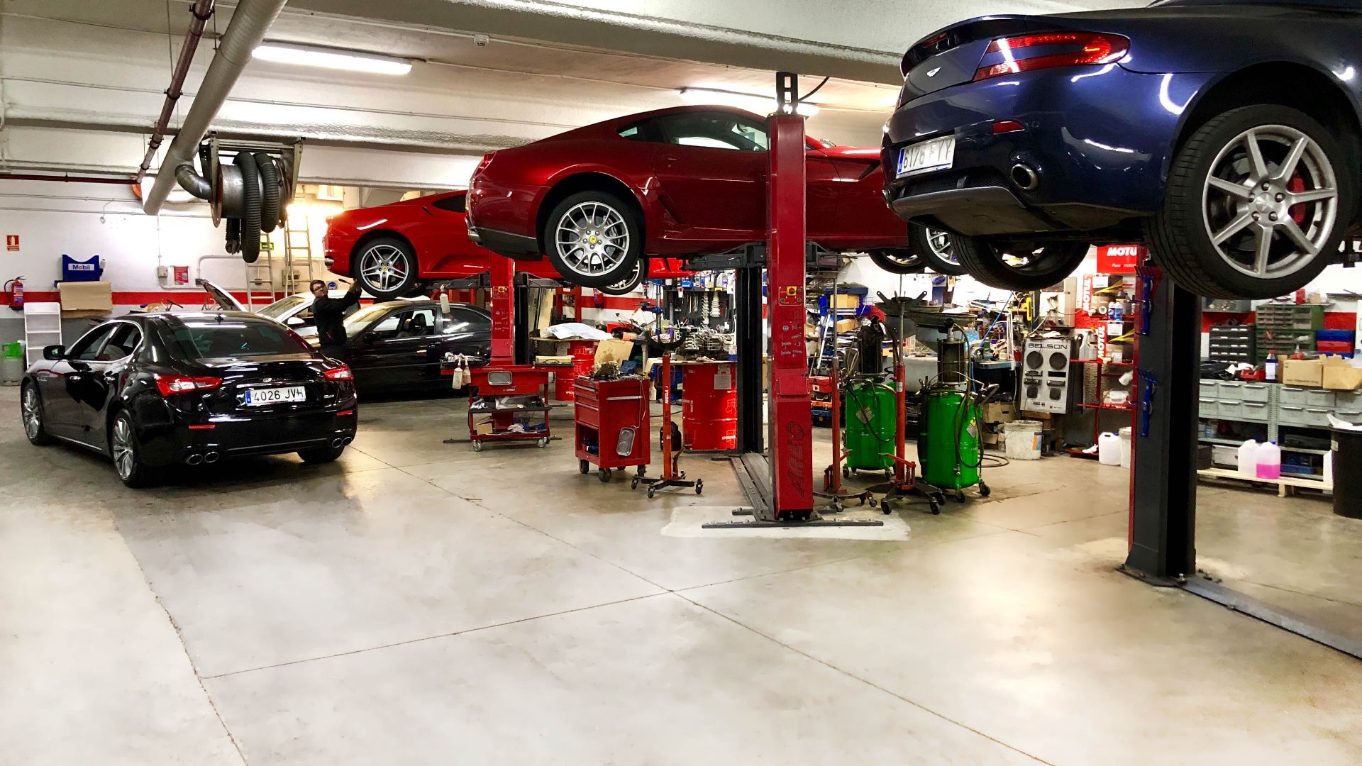 File:Fotografía de taller.jpg