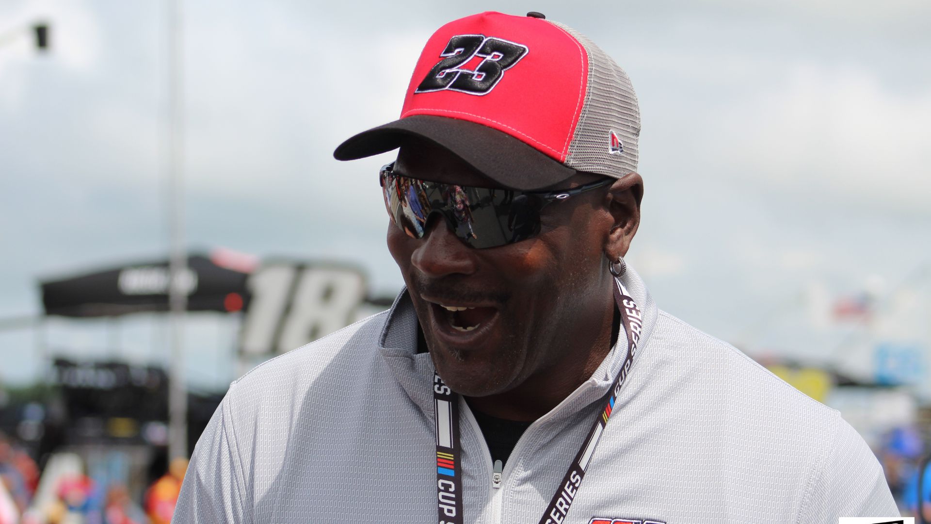 File:Michael jordan (51278165340).jpg
