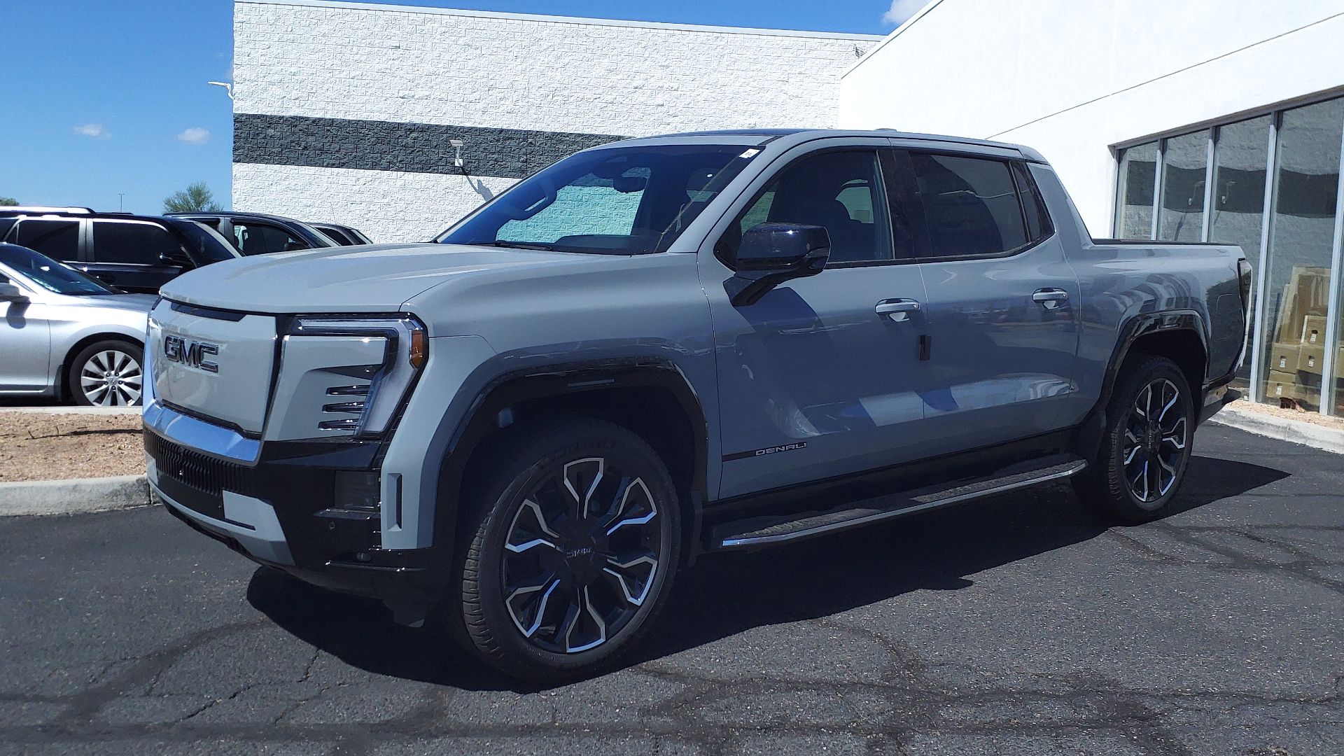 File:24 GMC Sierra EV Denali Edition 1.jpg