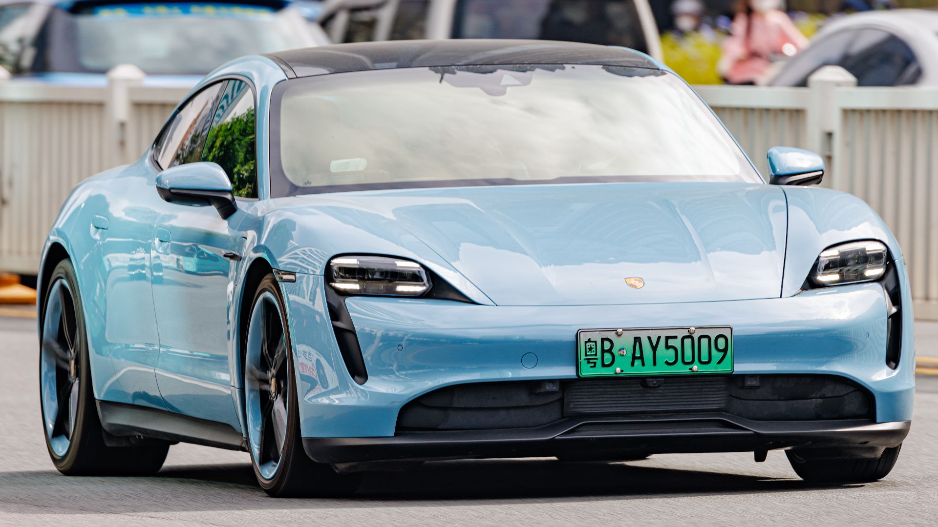 File:PORSCHE TAYCAN China (5).jpg