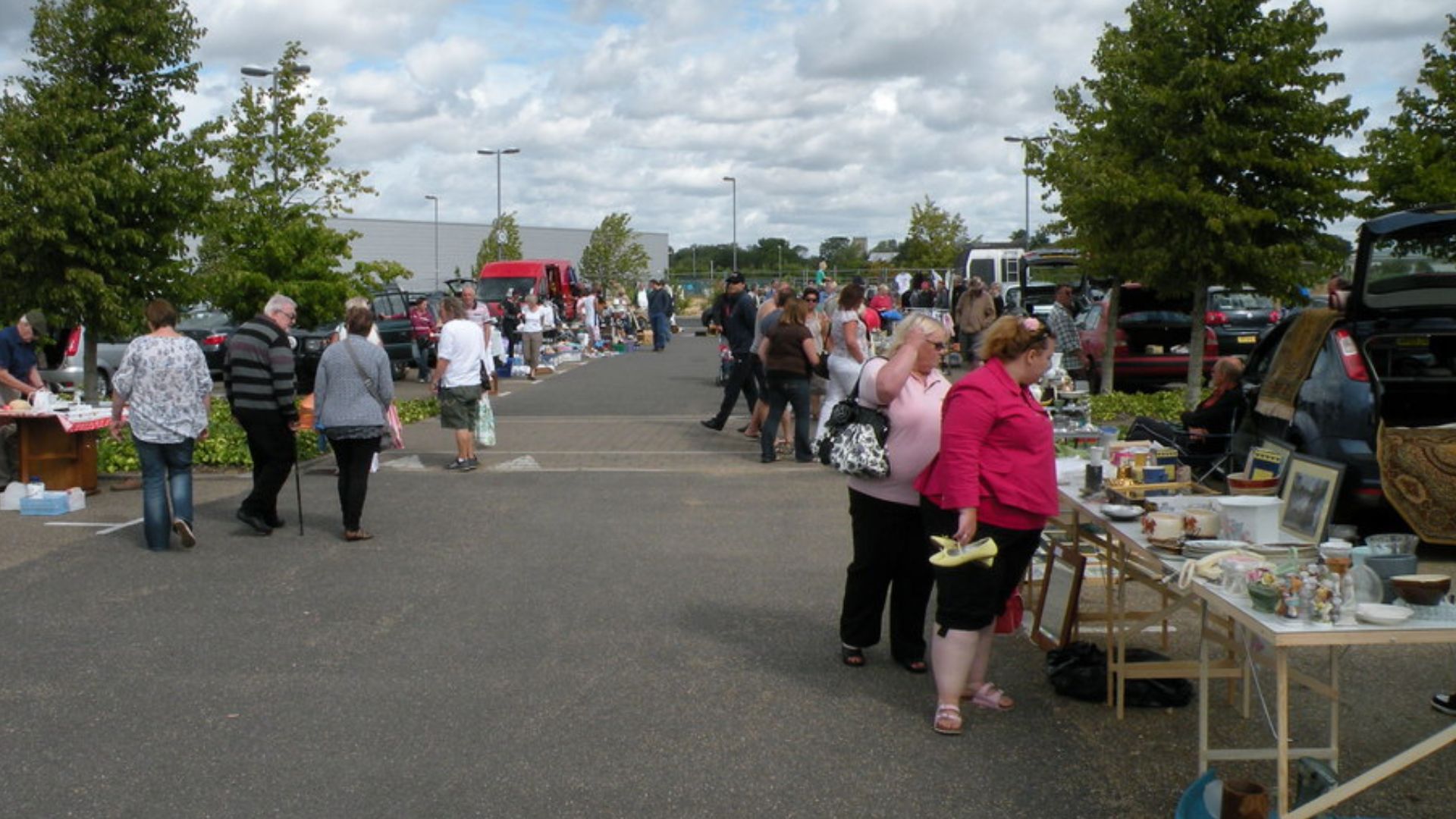 File:Trumpington Car Boot Sale - geograph.org.uk - 2542190.jpg