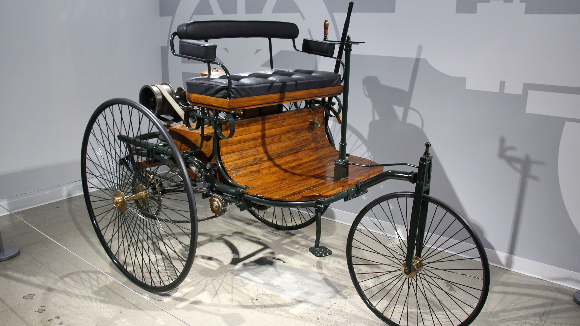 File:1886 Benz Patent Motorwagen (29744182207).jpg