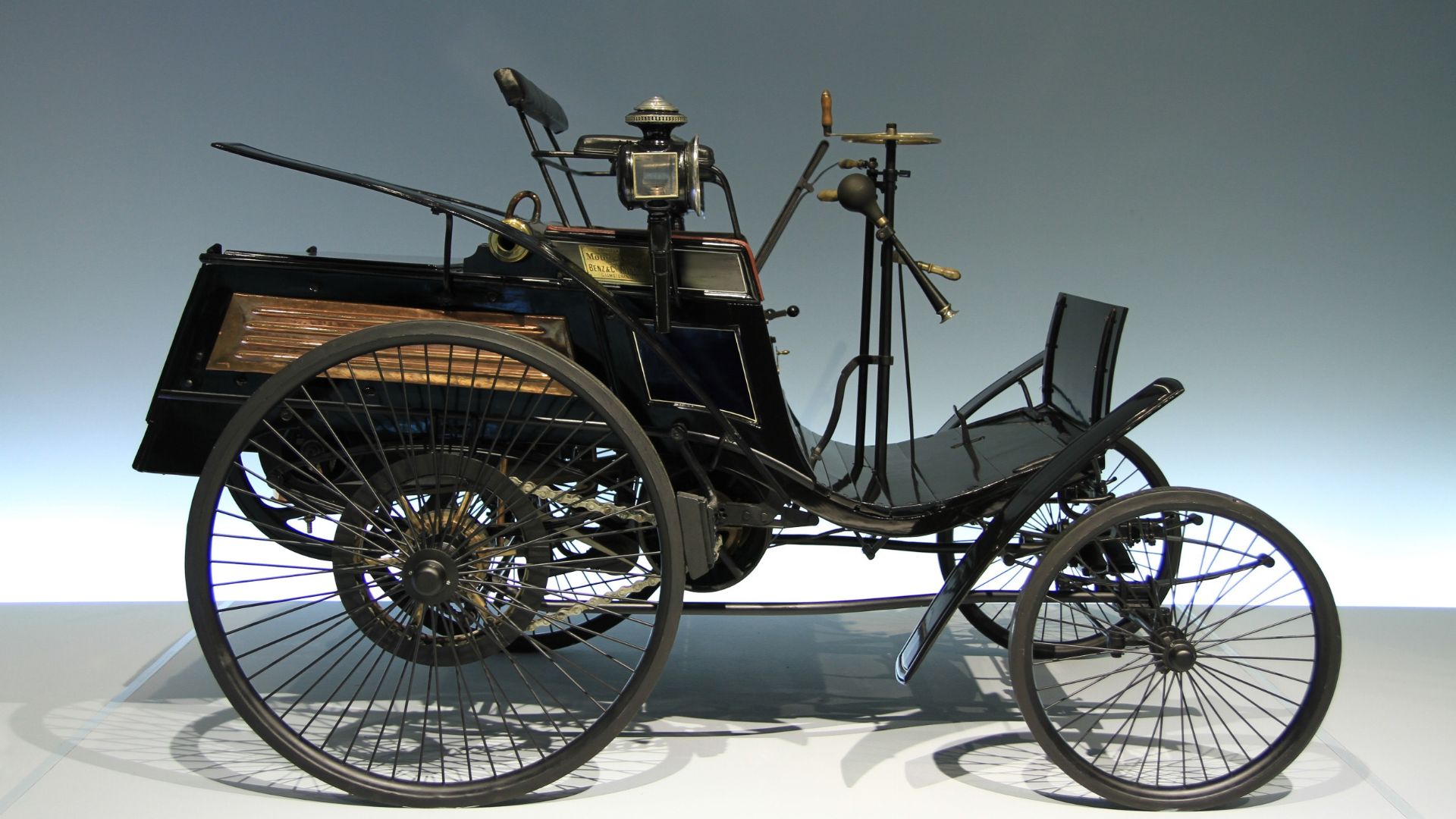 File:Benz Patent-Motorwagen Velo 1894.JPG