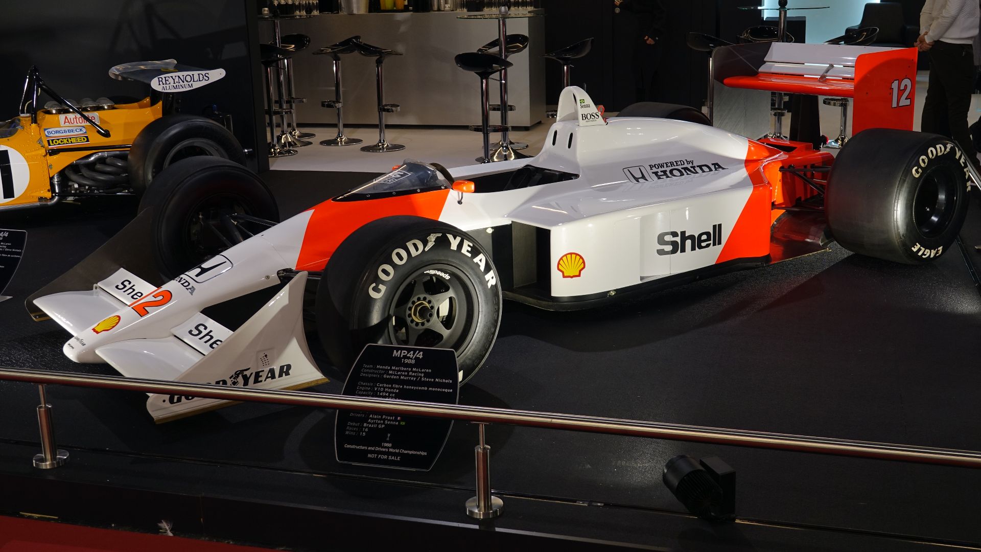 File:McLaren MP4-4 (1988).jpg