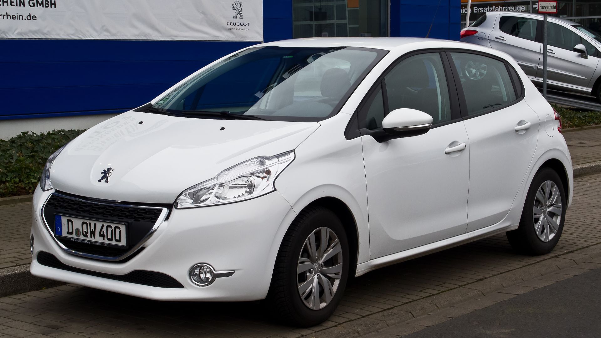 File:Peugeot 208 – Frontansicht, 3. März 2014, Düsseldorf.jpg