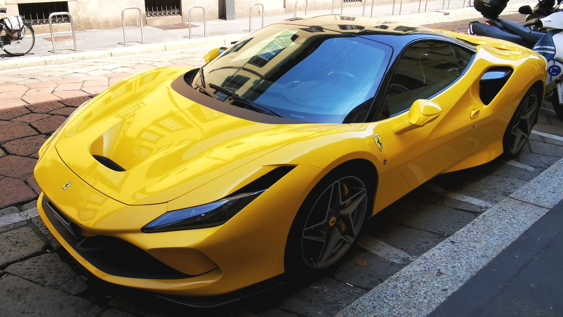 File:Ferrari F8 Tributo Milano.jpg