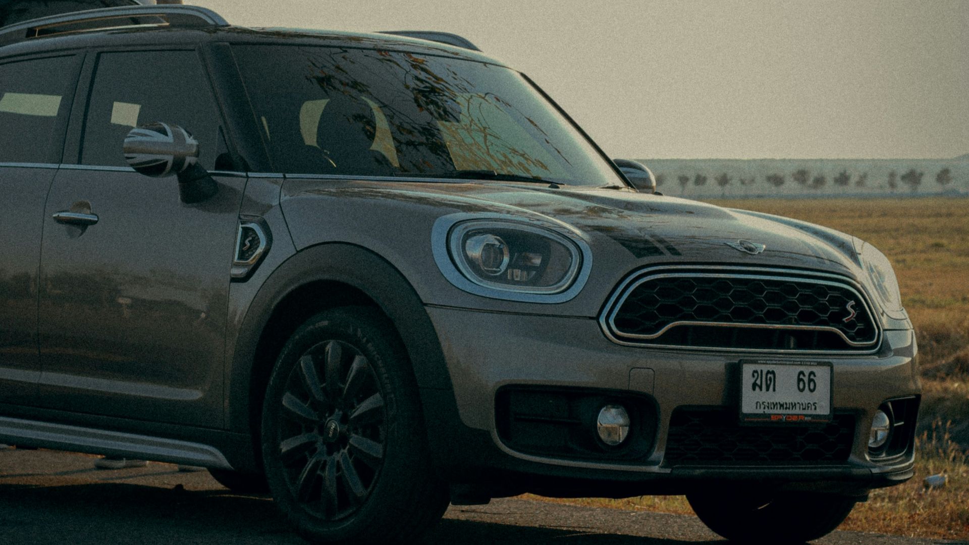 black mercedes benz g class suv