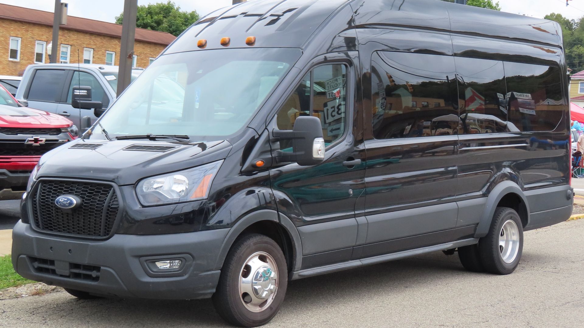 File:2023 Ford Transit T-350HD XL high roof extended length passenger van, front left, 09-28-2024.jpg