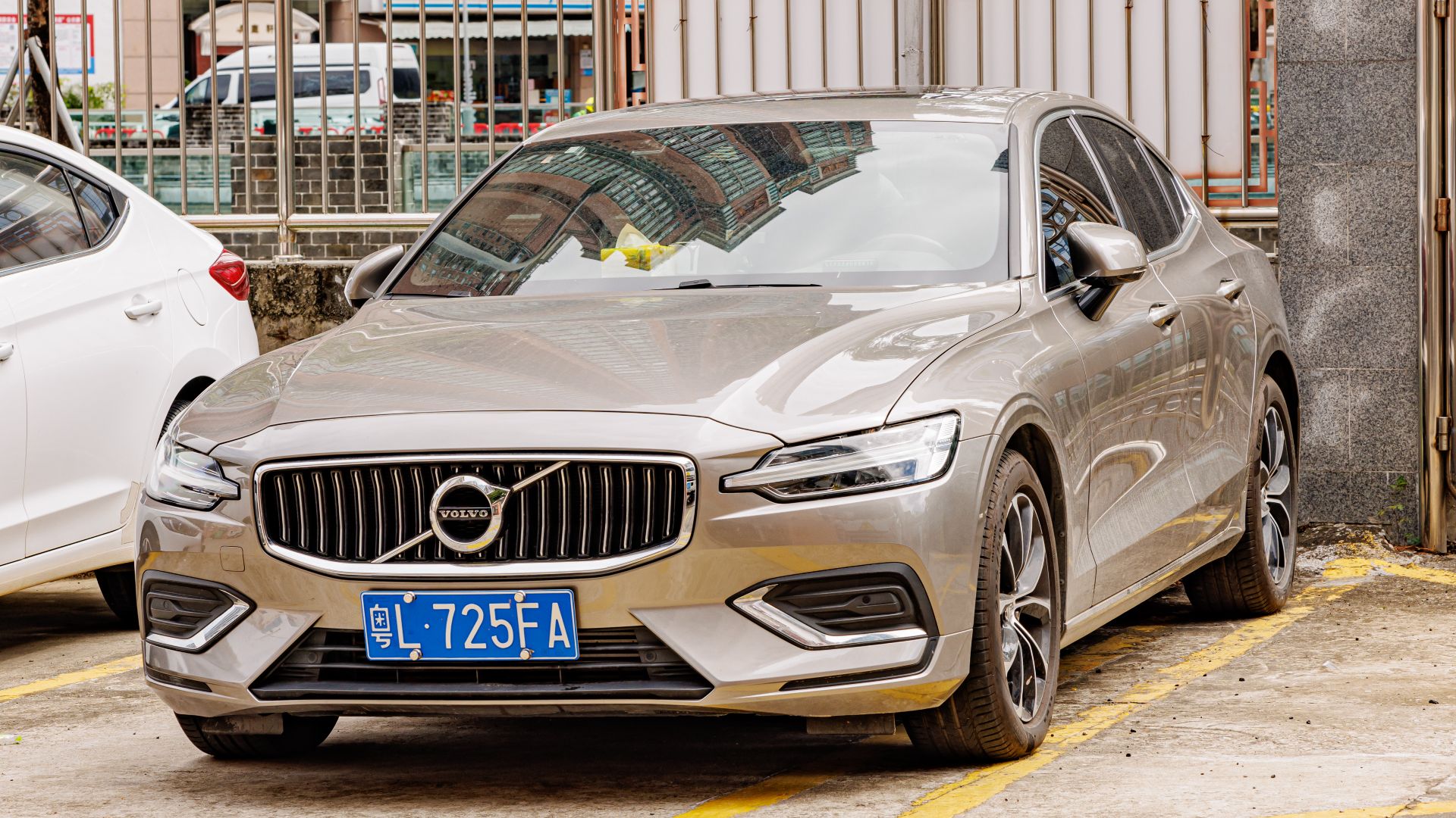 File:VOLVO S60 THIRD GENERATION China.jpg