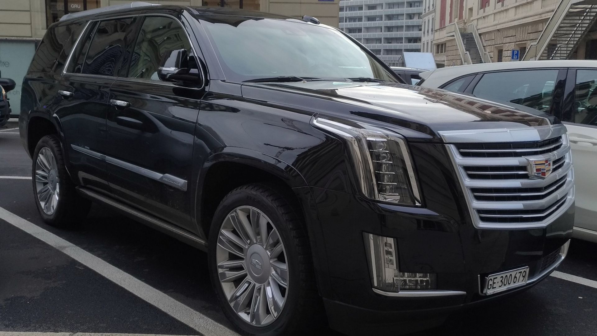 File:Cadillac Escalade (31456052227).jpg