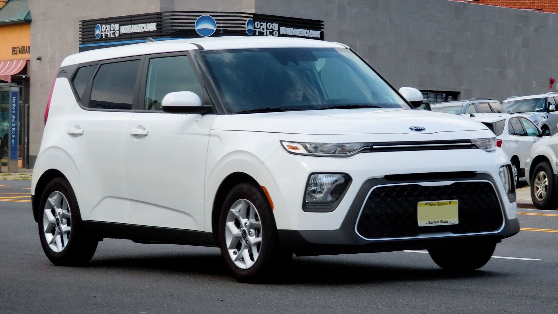 File:2020 Kia Soul S, front 9.4.19.jpg