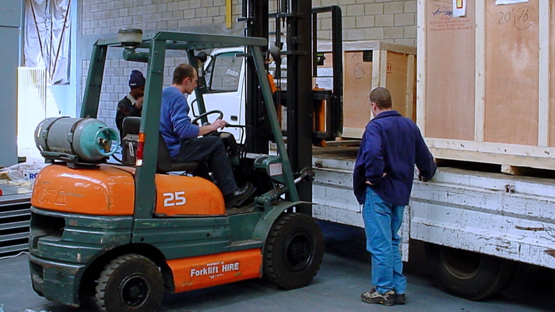 File:Toyota forklift 25 RSA 2003.jpg