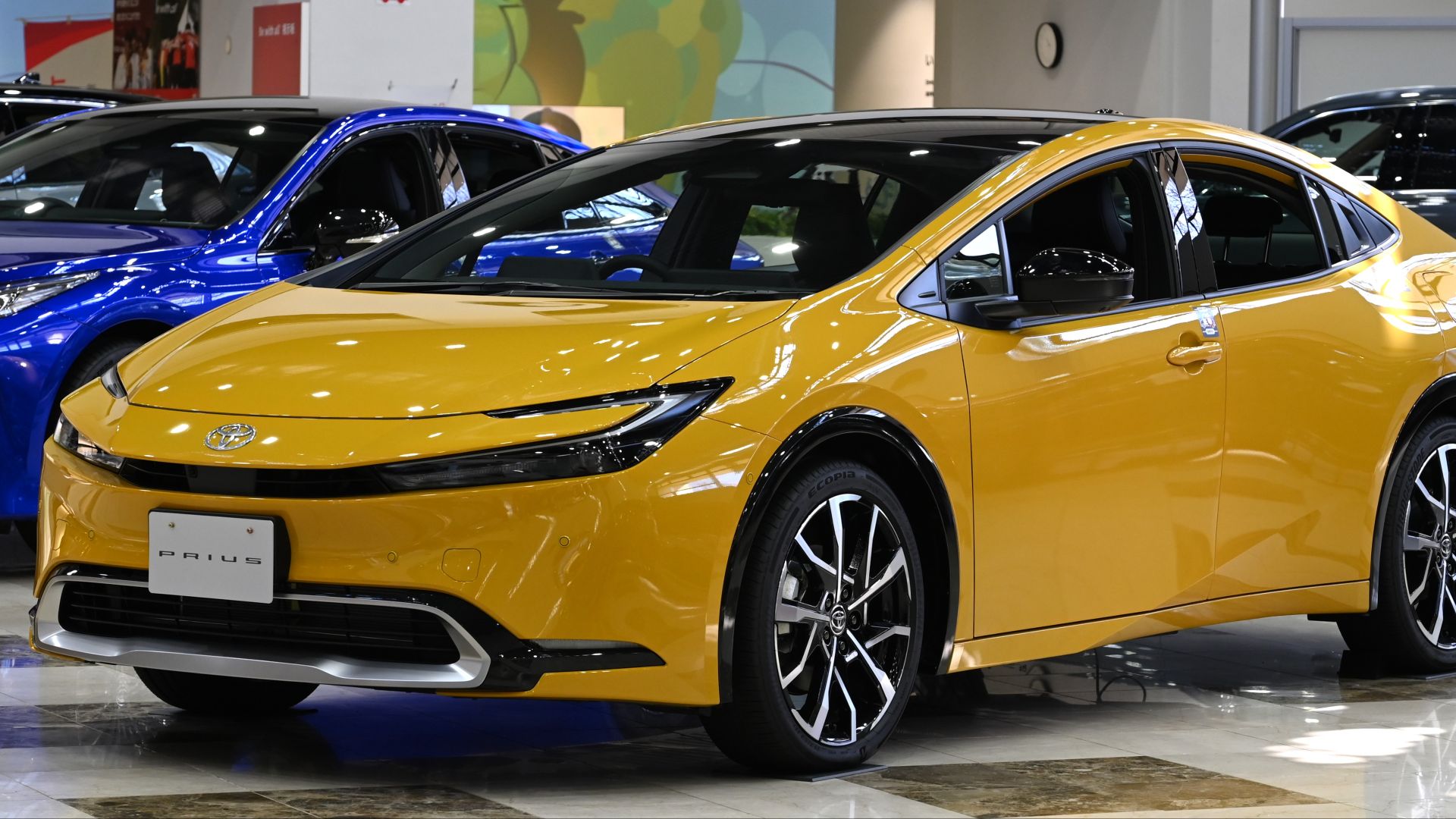 File:2023 Toyota Prius Z PHEV.jpg