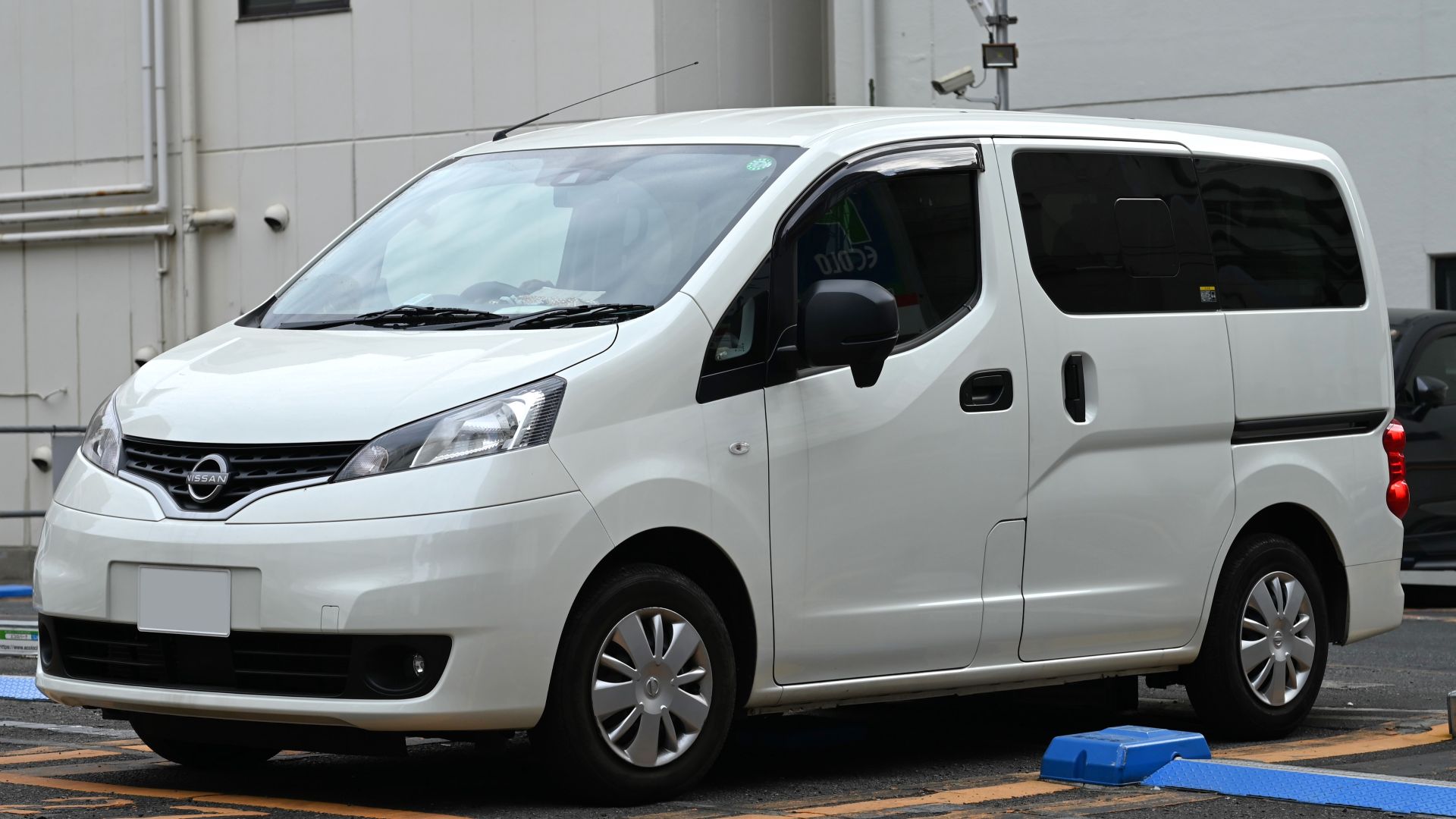 File:2021 Nissan NV200 Vanette.jpg
