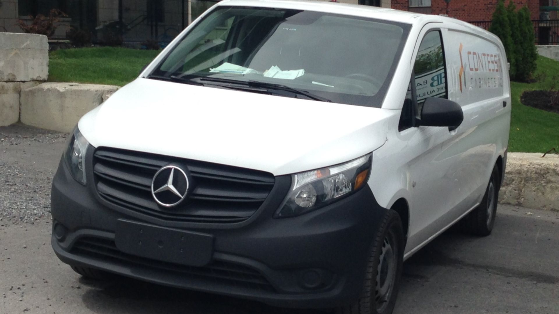 File:Mercedes-Benz Metris Contessa.JPG