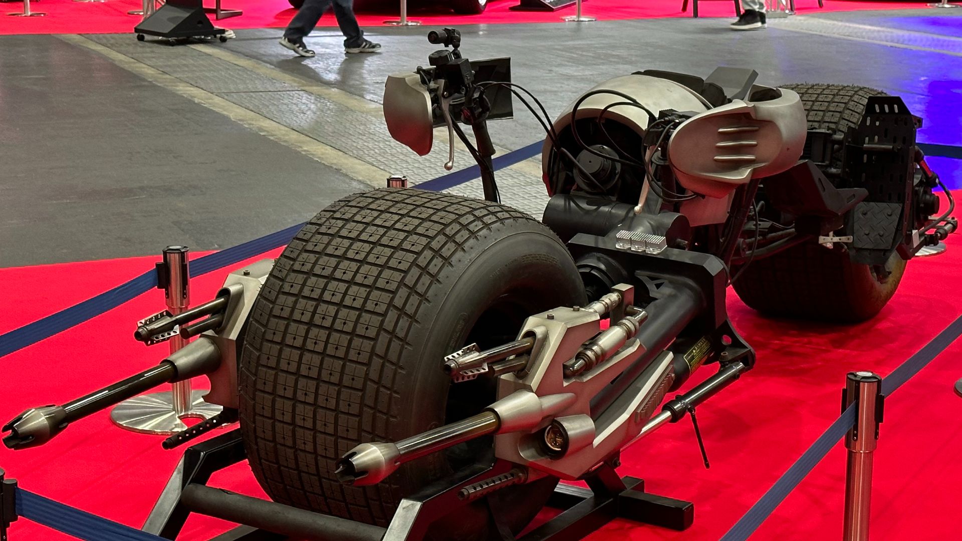 File:BATPOD in The Dark Knight (1).jpg