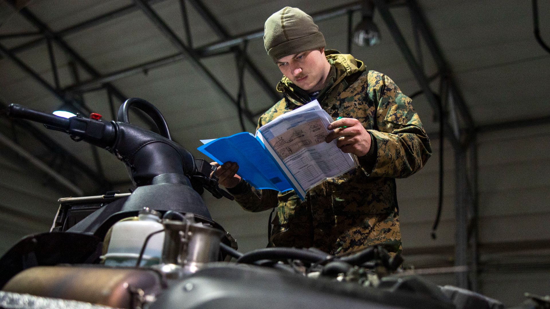 File:U S Marines with II MEF conduct snowmobile training (8245732).jpg