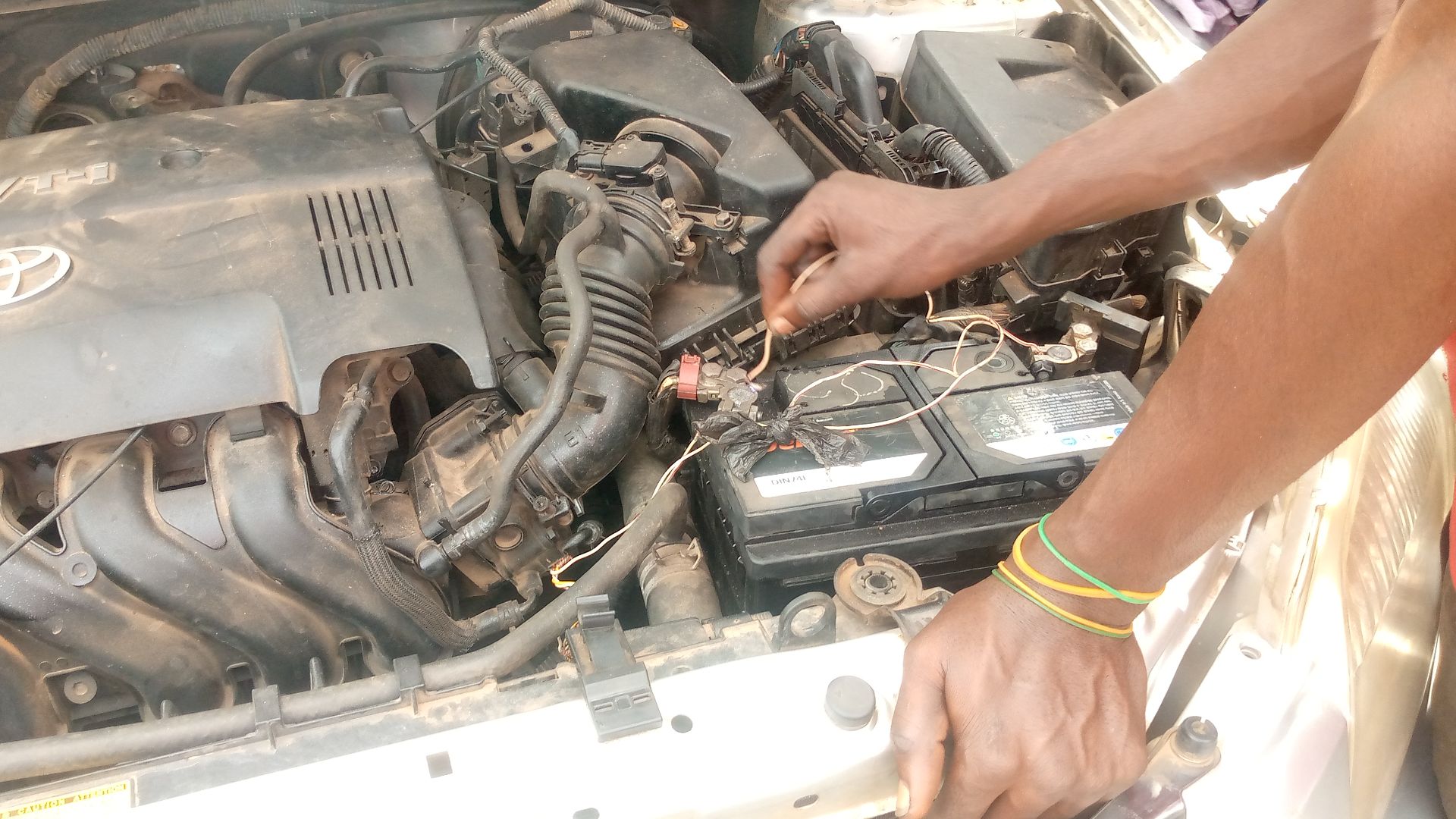 File:Car battery.jpg
