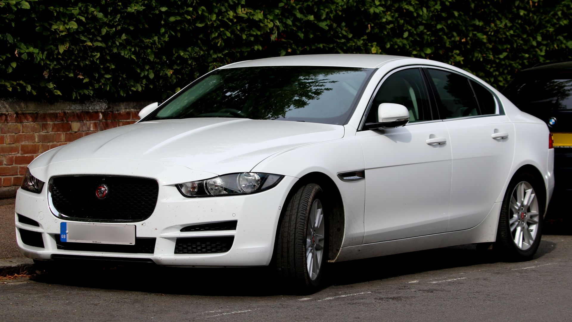 File:Jaguar XE 1999cc registered December 2015 outside Ridley Hall.jpg