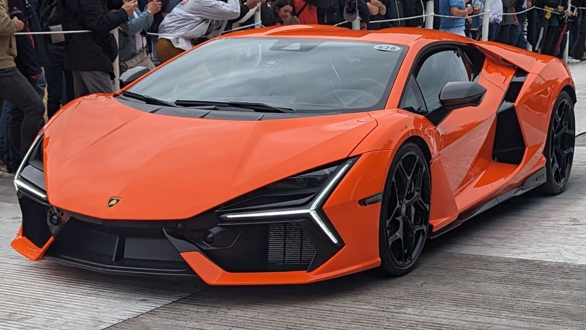 File:2023 Lamborghini Revuelto 3.jpg
