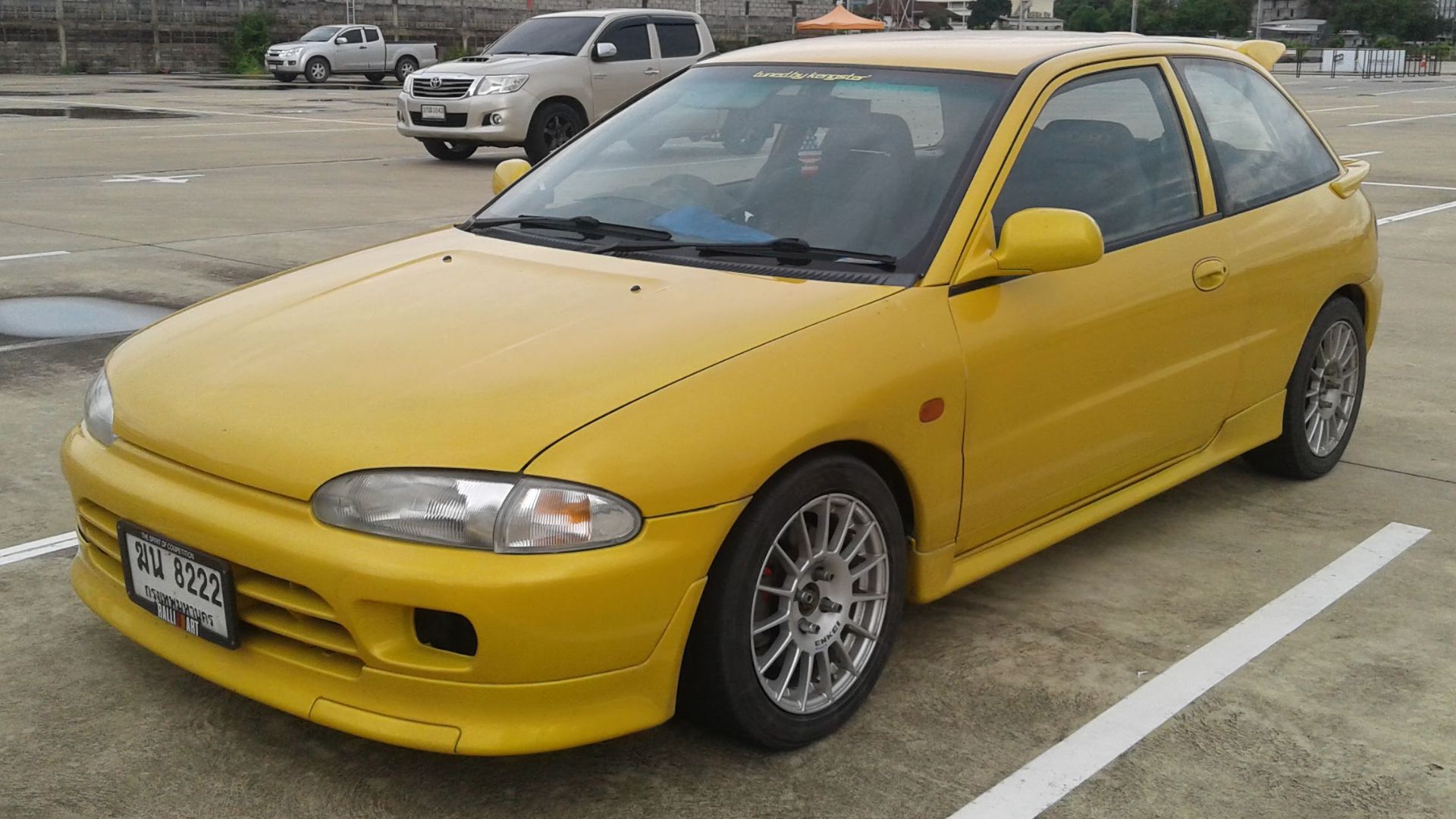 File:1992-1993 Mitsubishi Mirage Cyborg-R Hatchback 01.jpg