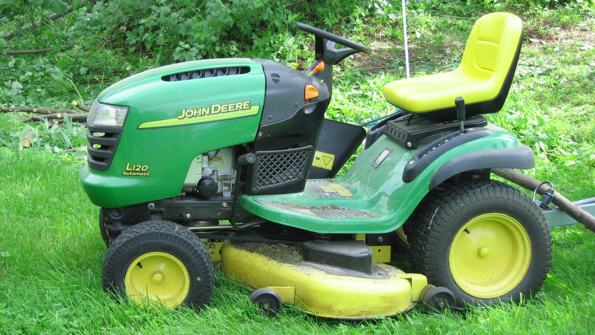 File:John Deere lawn mower.JPG