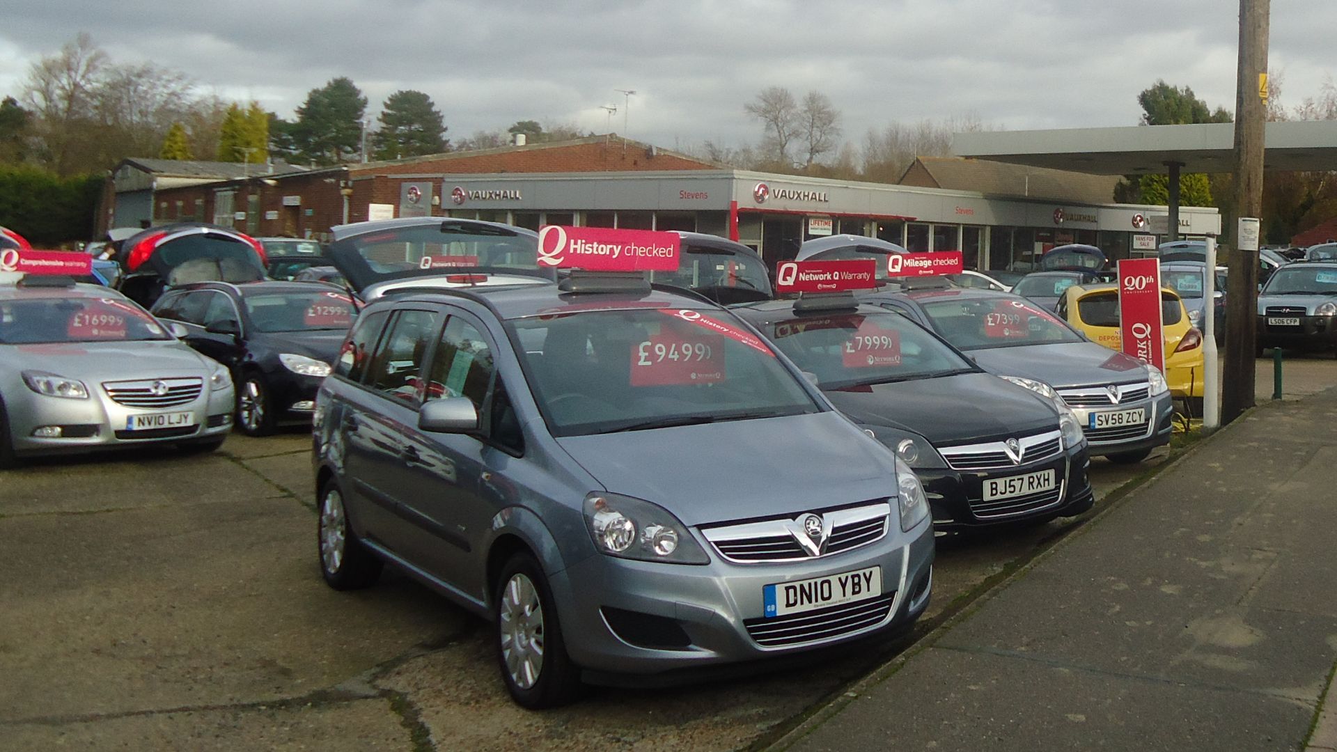 File:Stevens Vauxhall car dealership, Broadbridge Heath - geograph.org.uk - 2709715.jpg