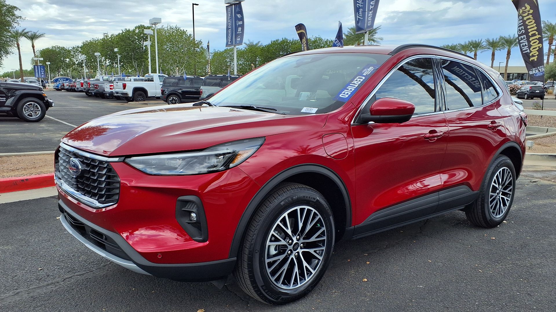 File:25 Ford Escape PHEV Base.jpg