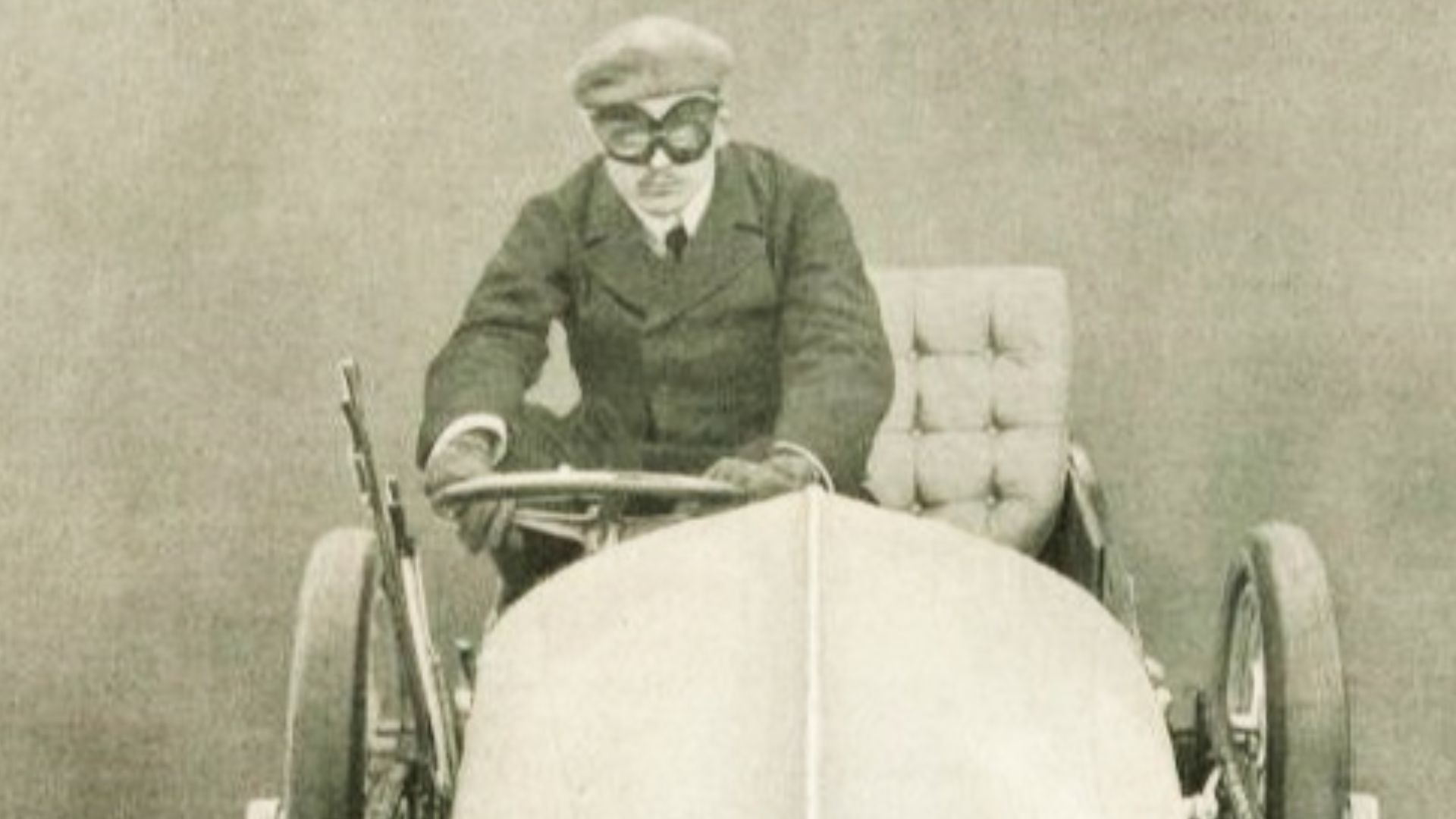 File:Charles Rolls à Welbeck en mars 1903 (133 kmh).jpg