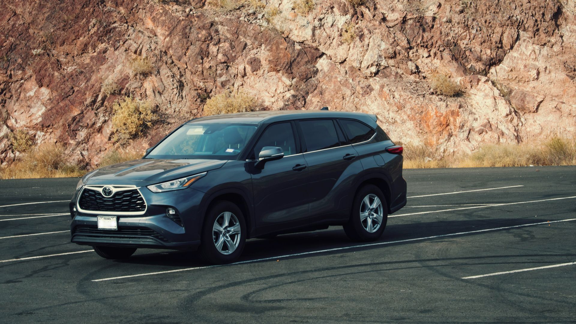 black audi a 4 on road during daytime
