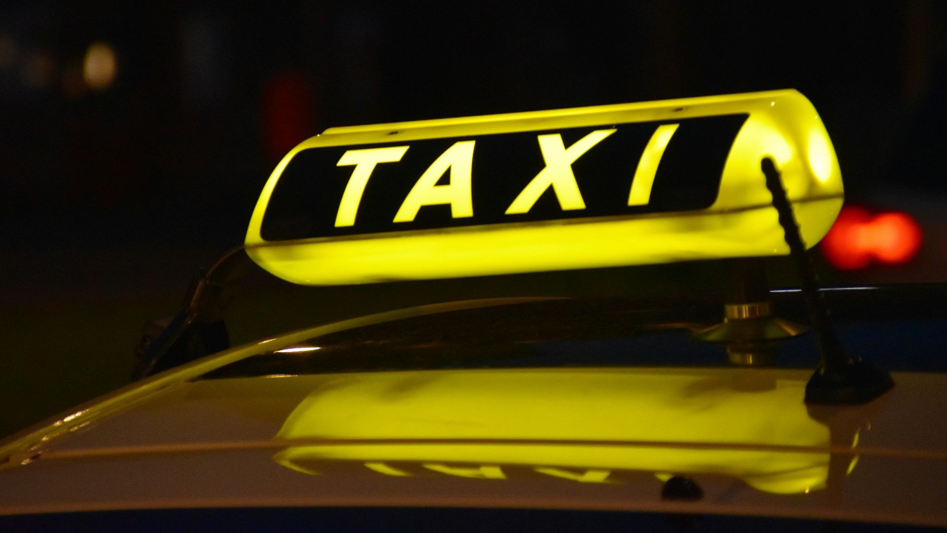 yellow Taxi light sign