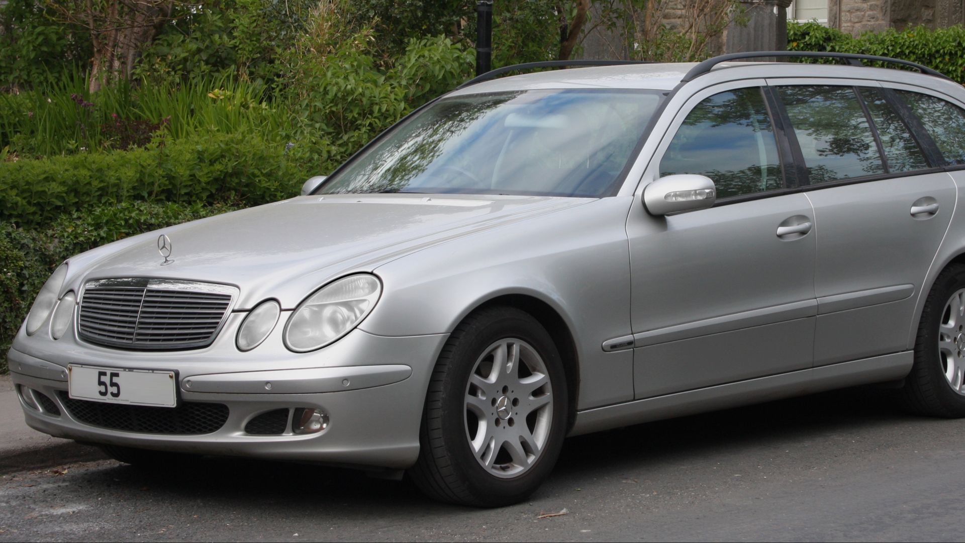 File:2005 Mercedes-Benz E-Class E220 Classic (S211) - 2.2 CDI (150PS) automatic - 2025-04-05, front left.jpg
