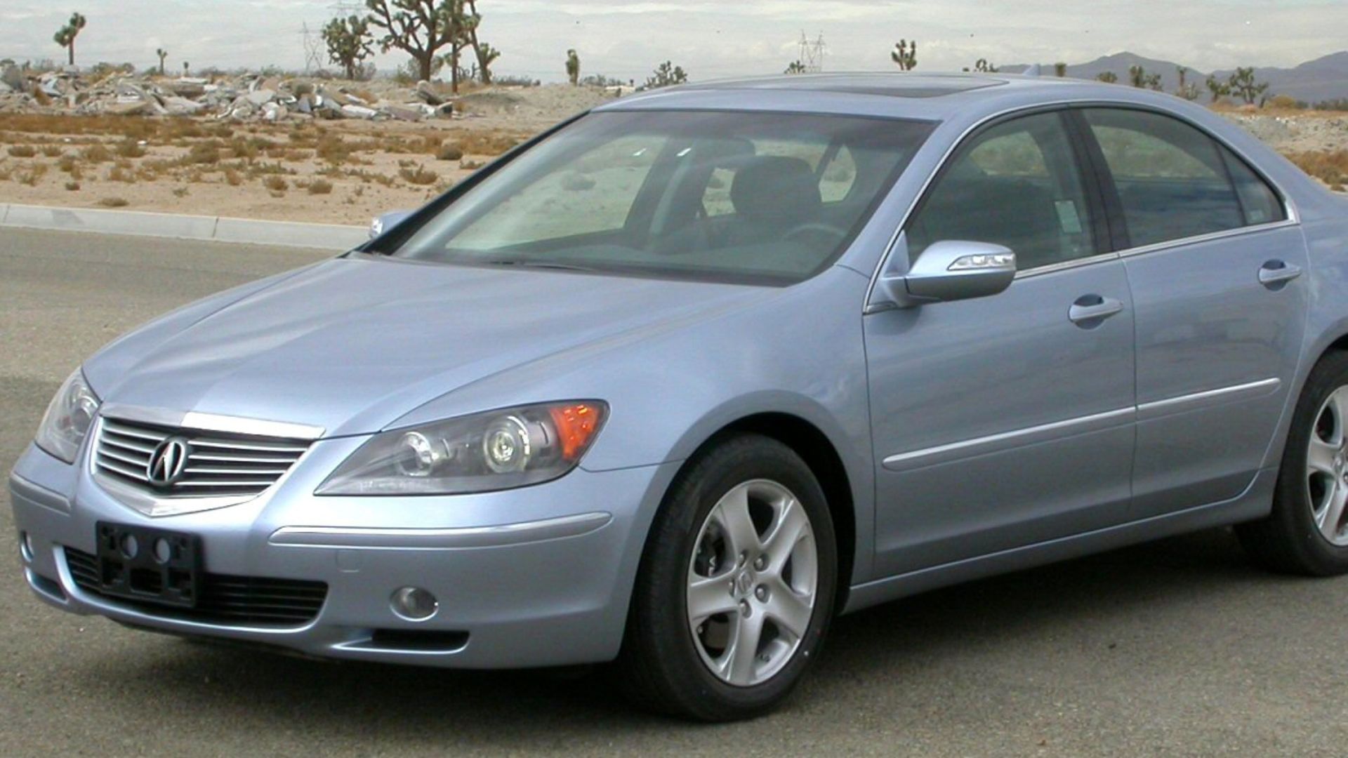 File:2005 Acura RL -- NHTSA.jpg